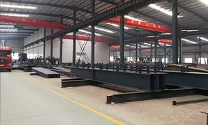 路口探头清晨拍下侧翻瞬间,也照出都市盲区