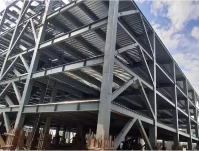 五金店清晨起火:四具消防器材三具过时,消防栓接口锈死